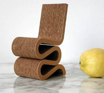 Wiggle side outlet chair frank gehry